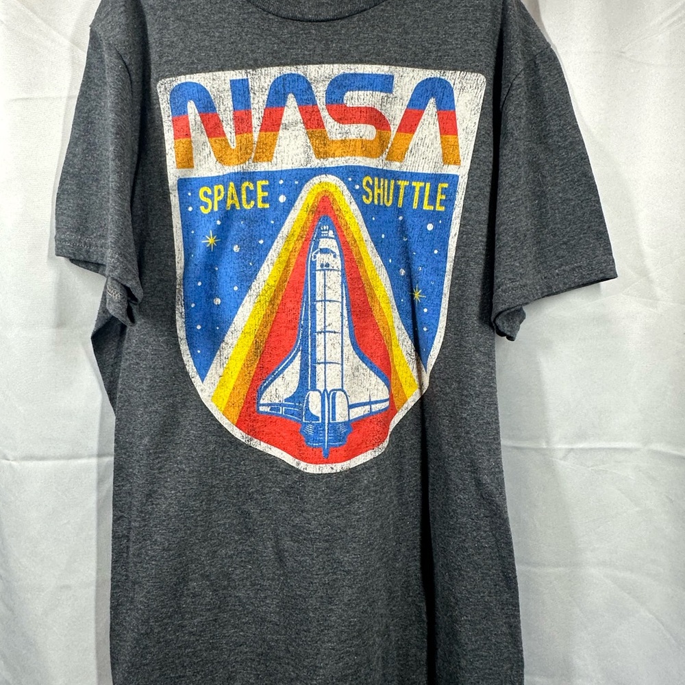 Fifth Sun Gray NASA Space Shuttle Graphic Tee with Blue Red Yellow Accents